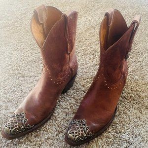 Lucchese 1883 Women's Stunning Cowboy Boots! Size 9. Tan/brown with silver